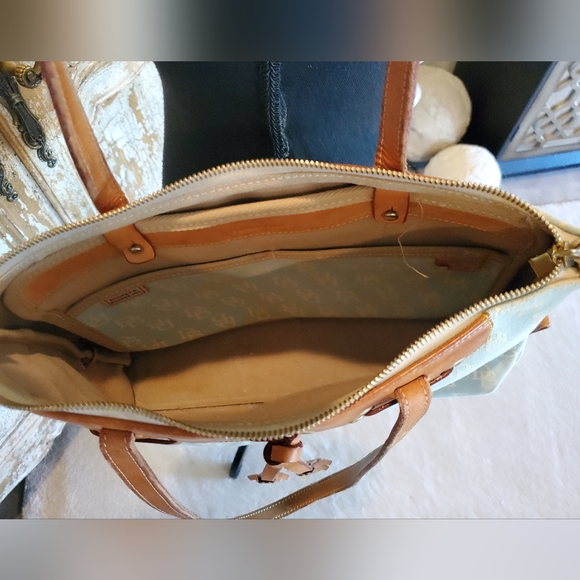 Dooney and Bourke Baby Blue and Ivory Logo Bag - Picture 6 of 12